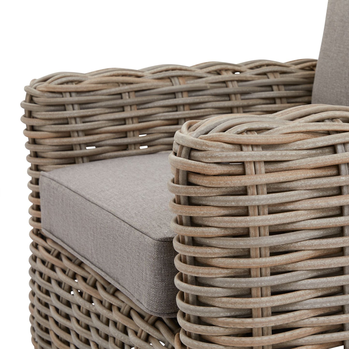Stylish all0-weather garden set for year round use