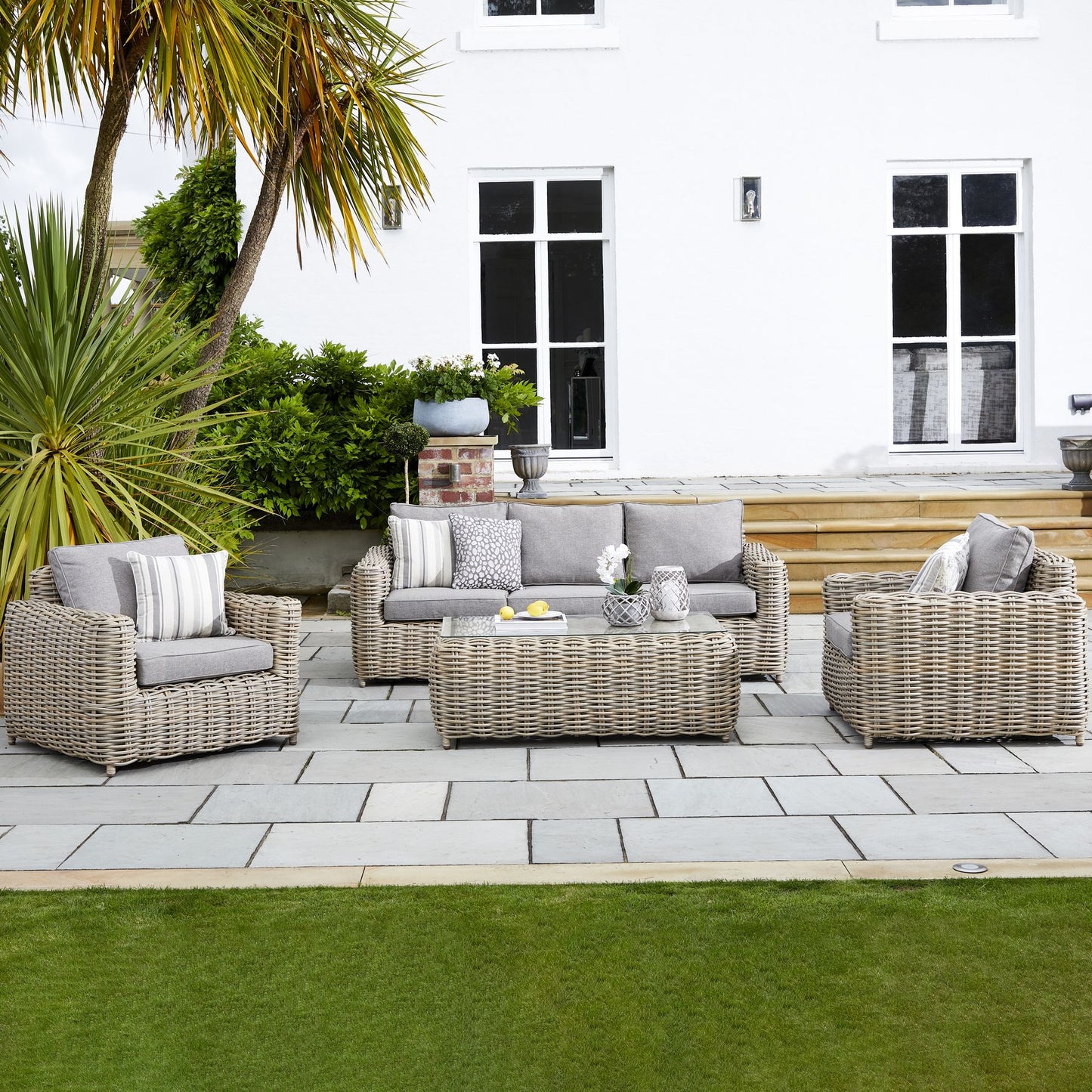 Amalfi garden sofa set with wicker finish