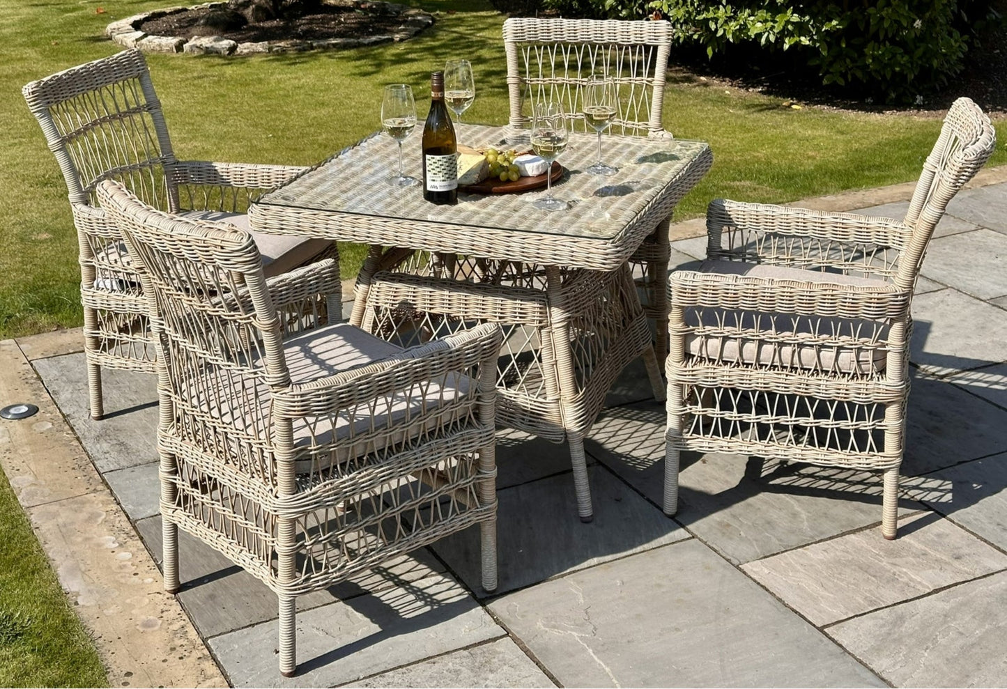 PROVENCE COLLECTION | 4 Seater Dining set