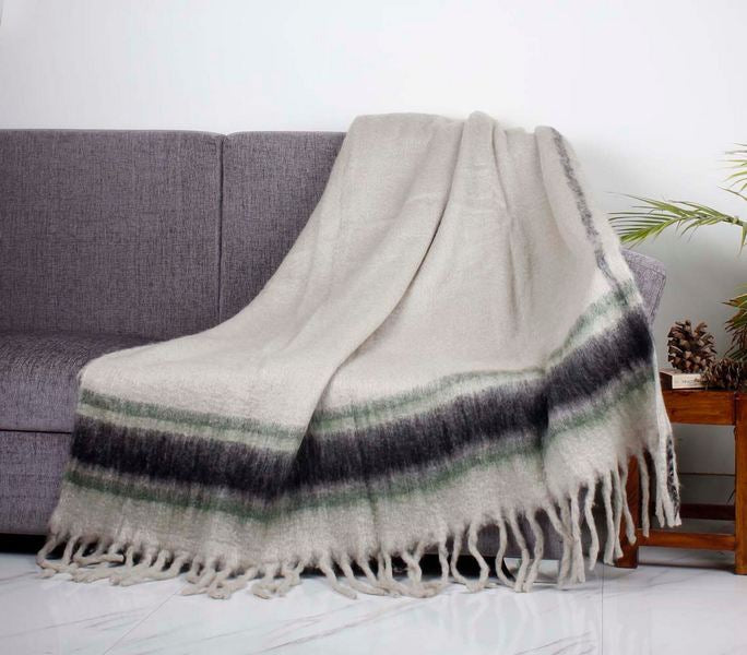 FERNWEH | Handwoven Blanket with tassles Green & Charcoal Blanket TYFFI HOME
