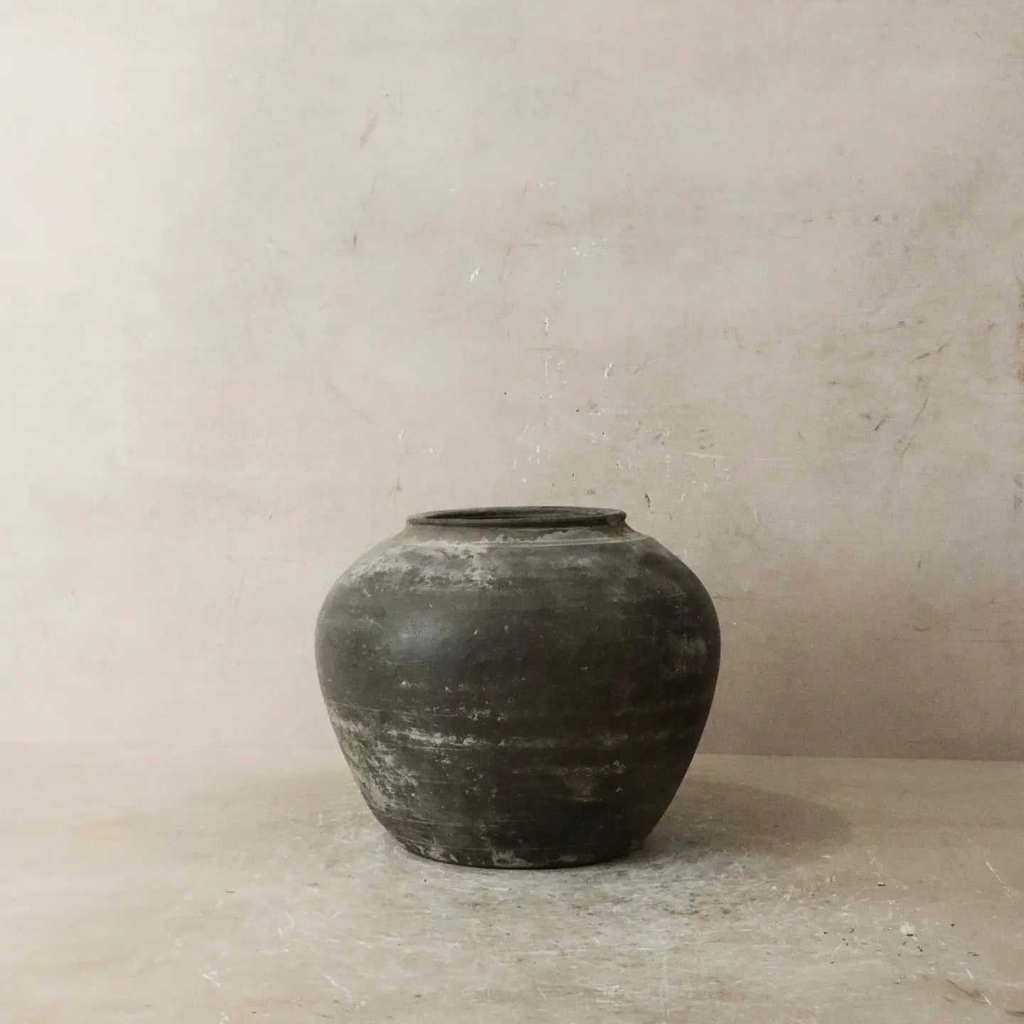 ZHEN | Vintage Dark Grey Earthenware Pot – Shanxi Province, c. 1950s Vase TYFFI HOME