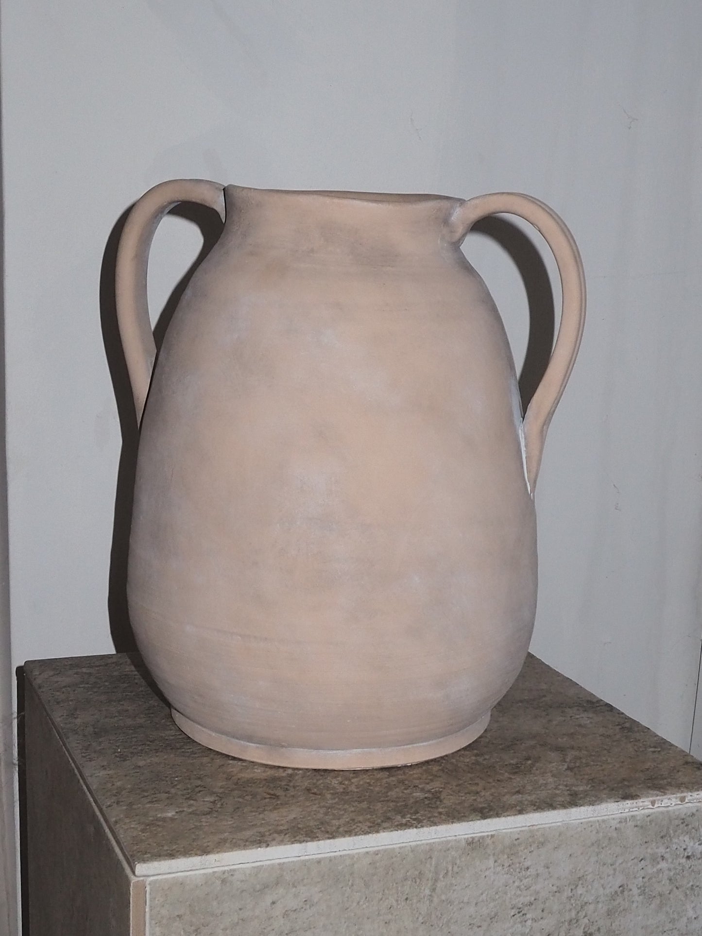 ELIN | Vintage Style Neutral Stoneware Pot