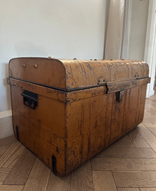 RON | Metal Storage Trunk