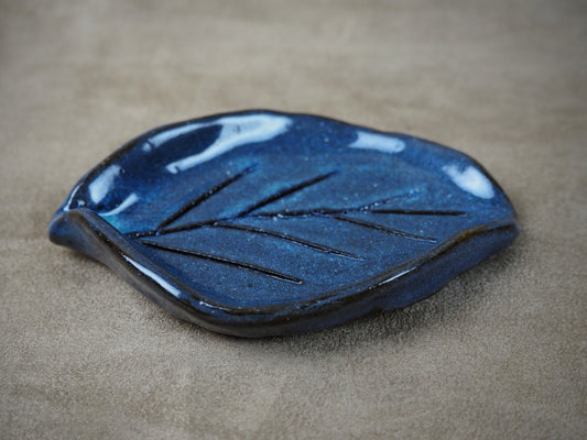 LINH | Handcrafted Ceramic Leaf from Northern Vietnam